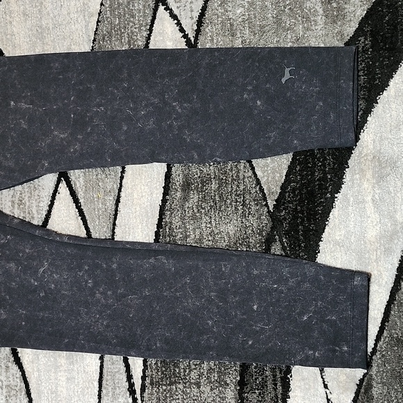 VS PINK YOGA ACID WASH BLACK 2019 LEGGINGS - Picture 3 of 11